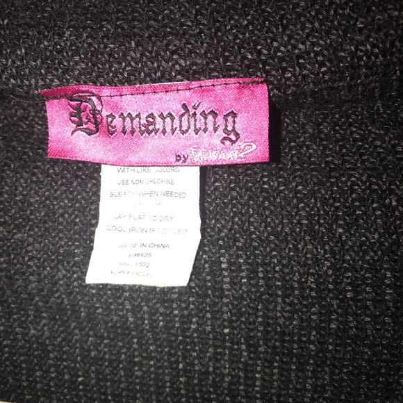 Black cardigan with red and white patterns - Picture 2 of 2